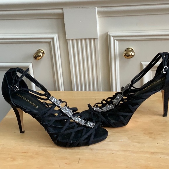 Shoes - Picture 2 of 5